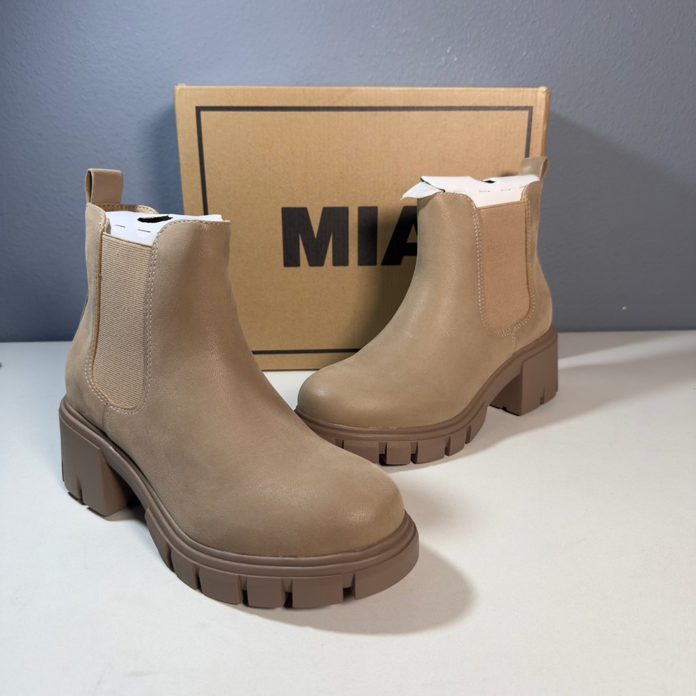 MIA Chelsea Boots Womens Size 7 Tan New Lugged Platform Block Heel Ankle Boot